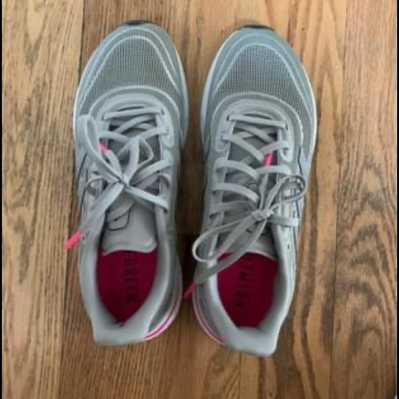 Light green and pink adidas runners - Picture 2 of 3